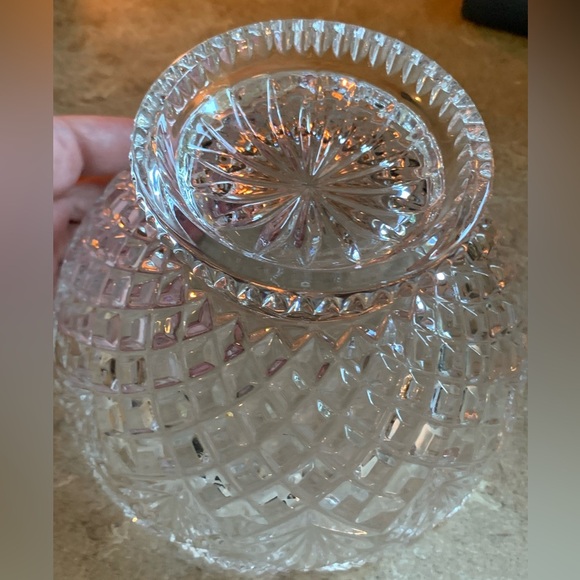 Made in Slovakia - Lead Crystal Footed Basket - Hatch/Fan Design  Matching Bowl - Picture 6 of 14